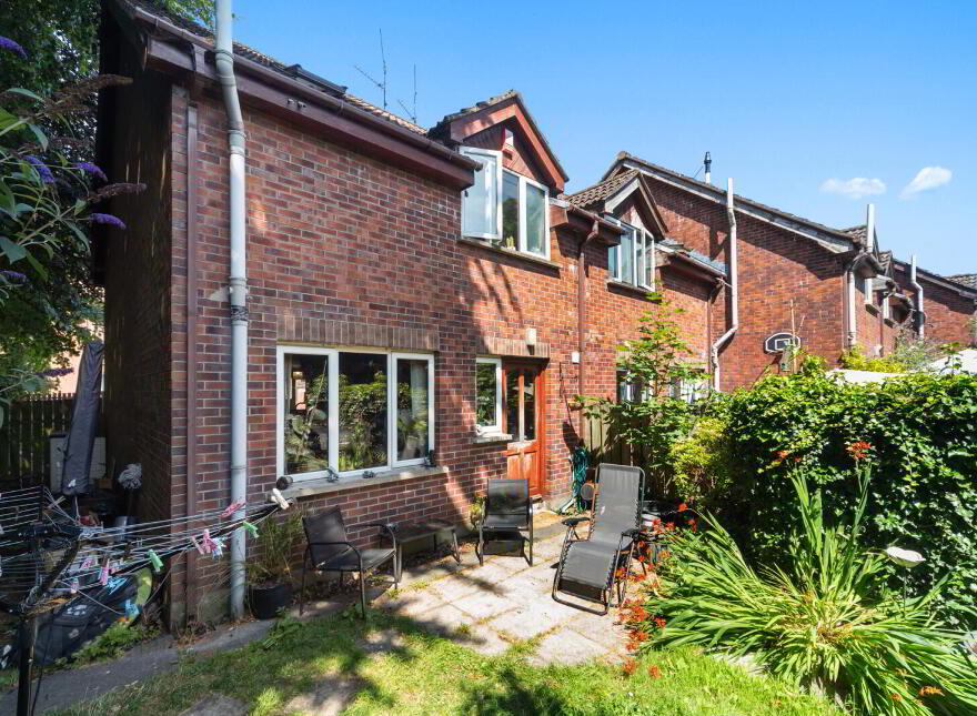 6 Charnwood Court, Belfast, BT15 5DJ