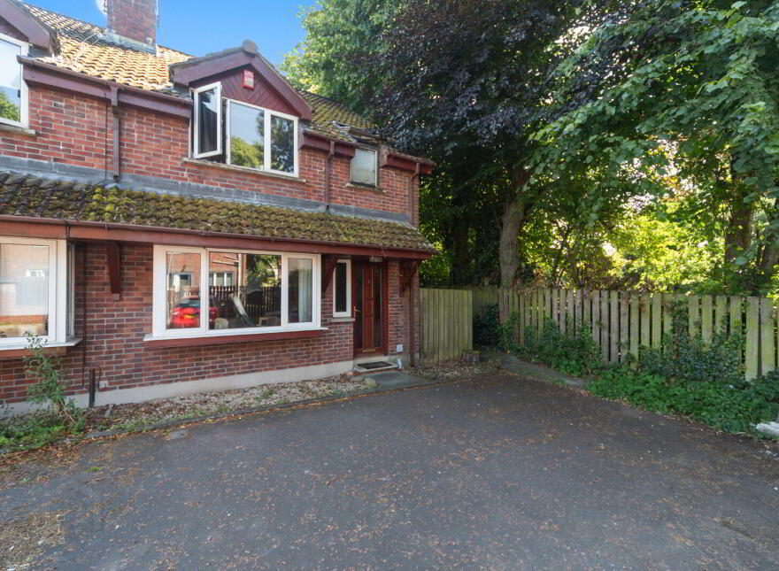 6 Charnwood Court, Belfast, BT15 5DJ