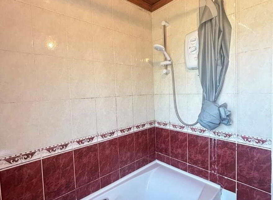 14 Laganvale, Dromore, BT25 1BT