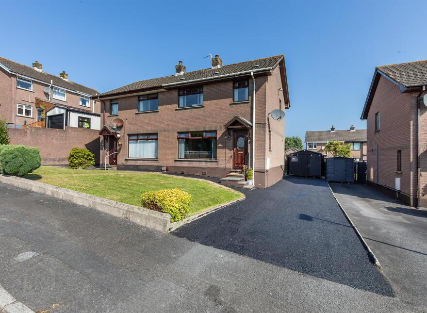 4 Rosslyn Park, Newtownards, BT23 8WP