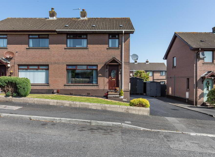 4 Rosslyn Park, Newtownards, BT23 8WP