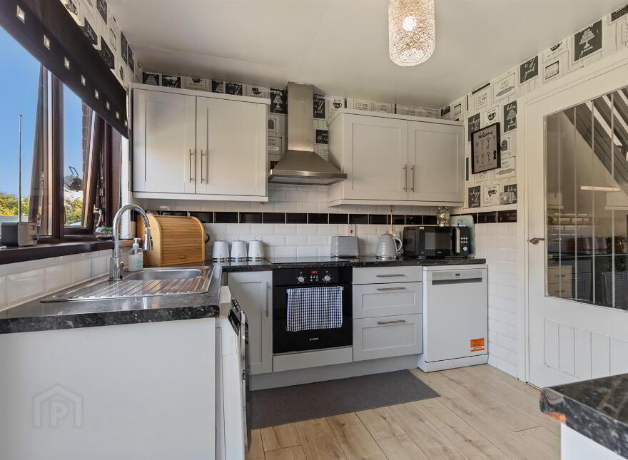 4 Rosslyn Park, Newtownards, BT23 8WP