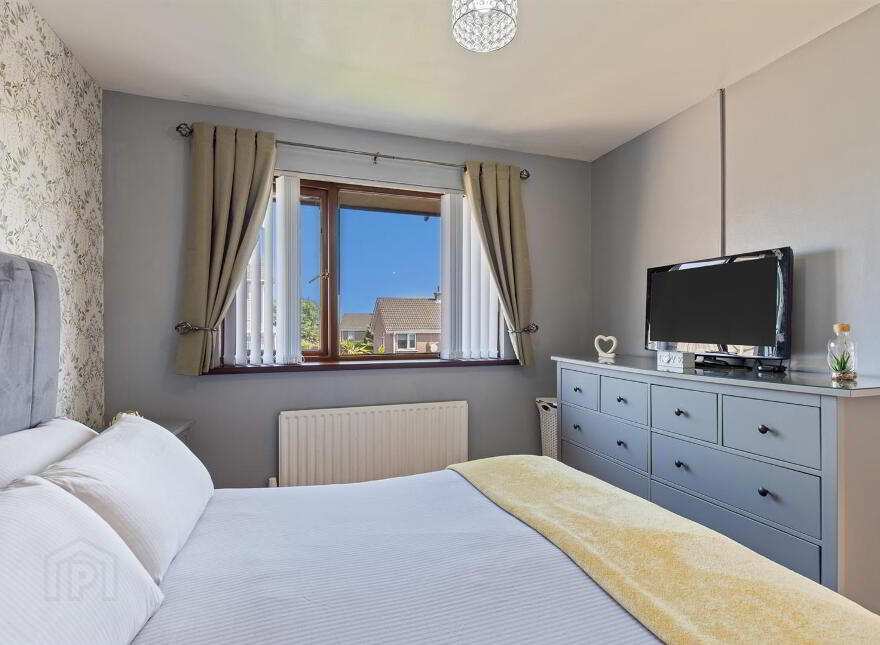 4 Rosslyn Park, Newtownards, BT23 8WP