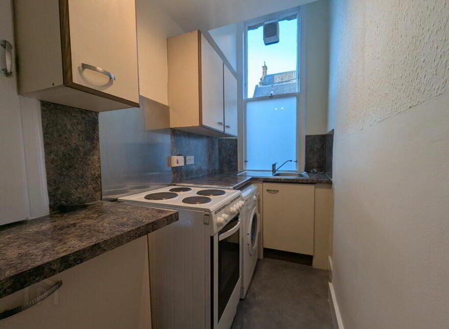 35 Bruntsfield Avenue, Bruntsfield, Edinburgh, EH10 4EN