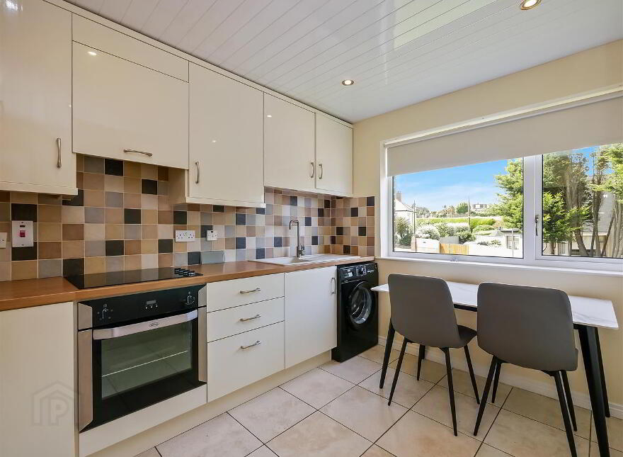 4 Queensfort Court, Saintfield Road, Carryduff, Belfast, BT8 8NF