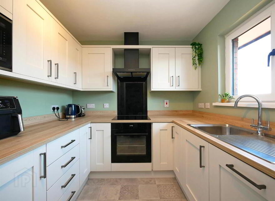 46 Drumkeen Court, Upper Galwally, Belfast, BT8 7TU