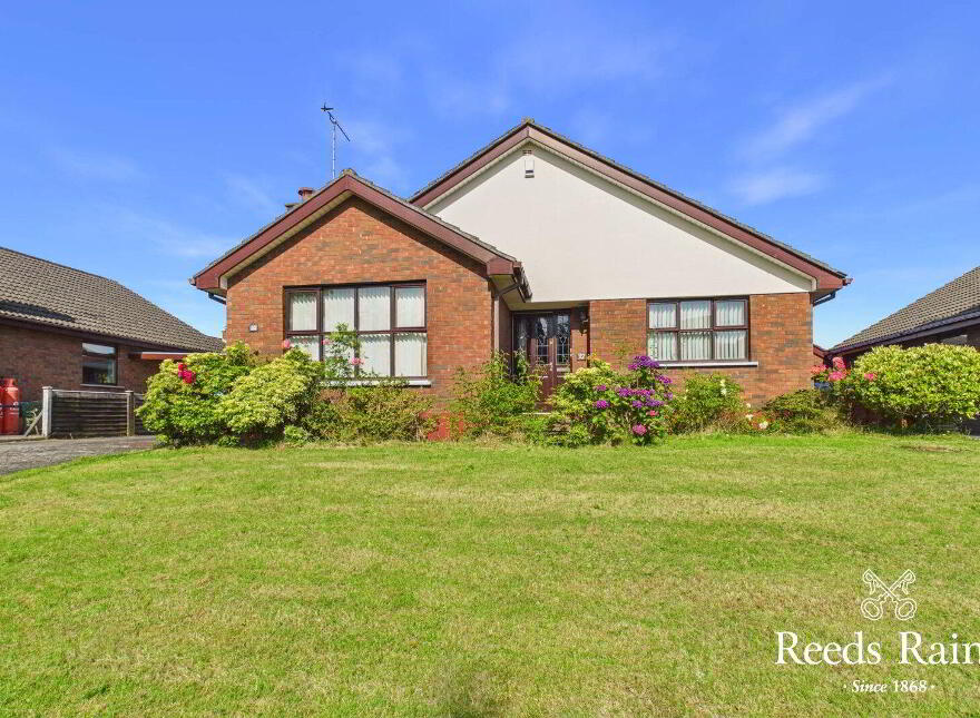 32 Carrowreagh Gardens, Dundonald, Belfast, BT16 1TW