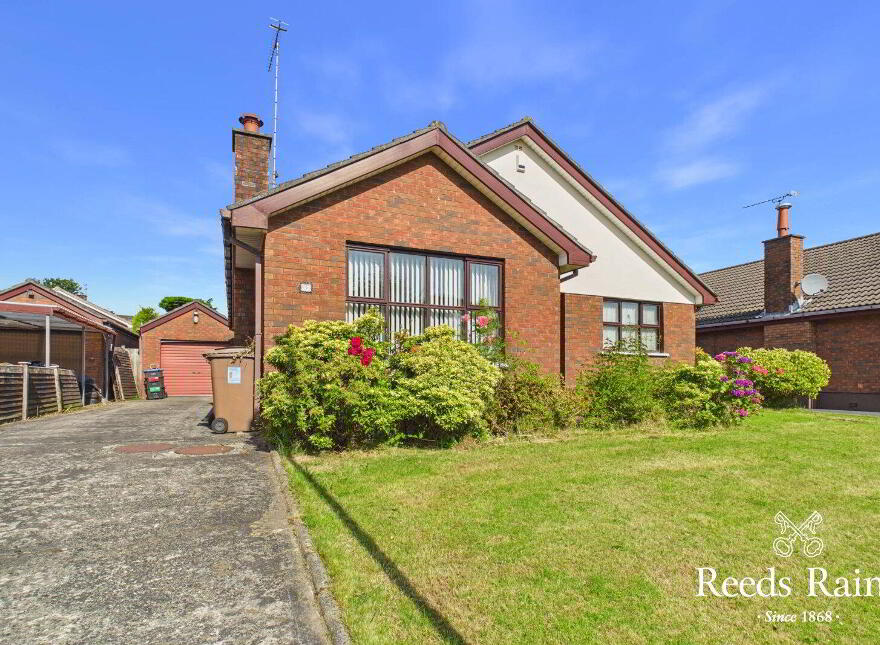 32 Carrowreagh Gardens, Dundonald, Belfast, BT16 1TW