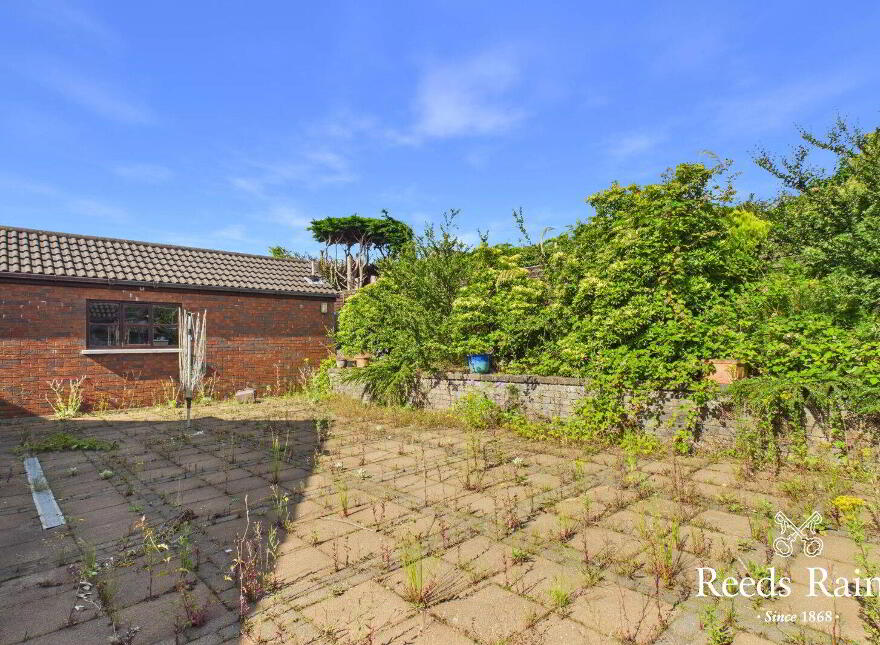 32 Carrowreagh Gardens, Dundonald, Belfast, BT16 1TW