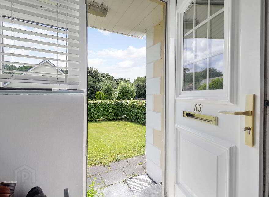 63 Wheatfield, Muff