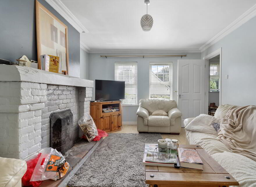 63 Wheatfield, Muff