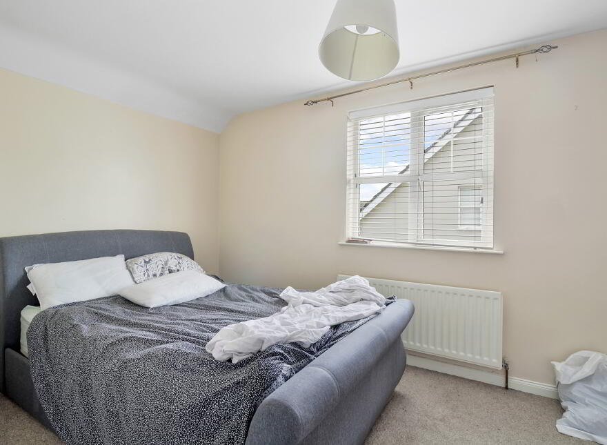 63 Wheatfield, Muff