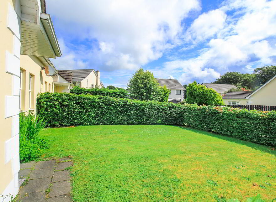 63 Wheatfield, Muff