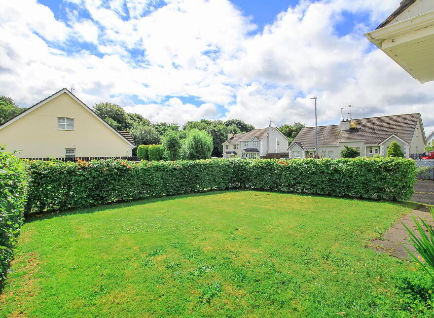 63 Wheatfield, Muff