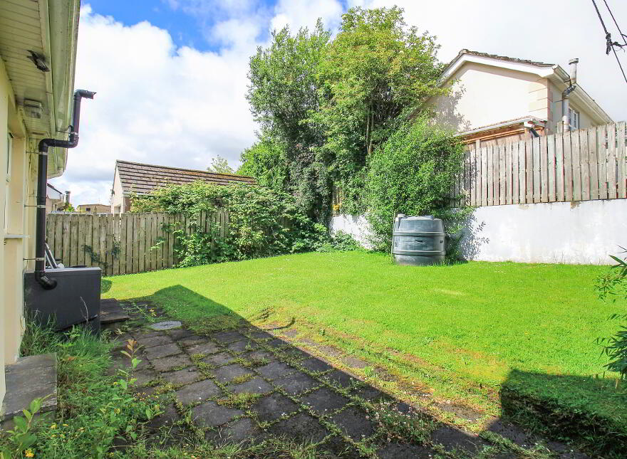 63 Wheatfield, Muff
