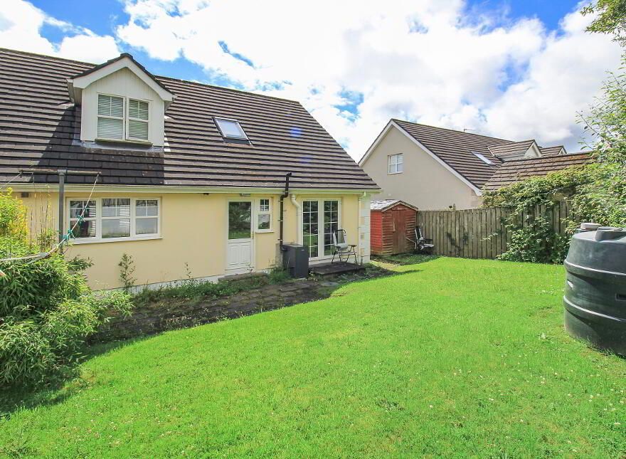 63 Wheatfield, Muff