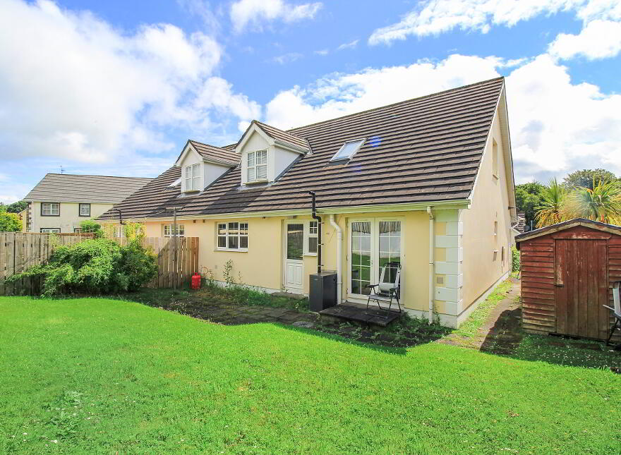 63 Wheatfield, Muff