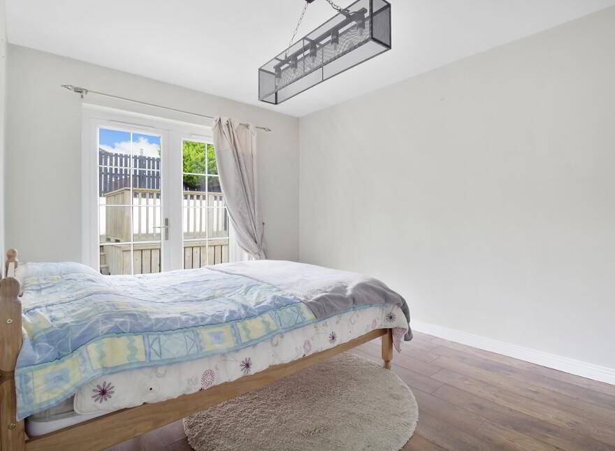 64 Wheatfield, Muff