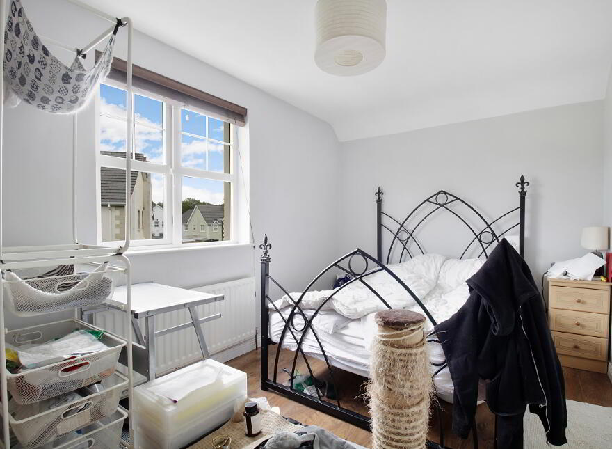 64 Wheatfield, Muff