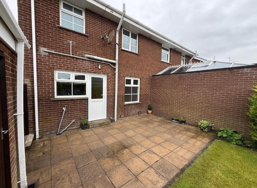 1 New Helmsley, Moira, BT67 0NY