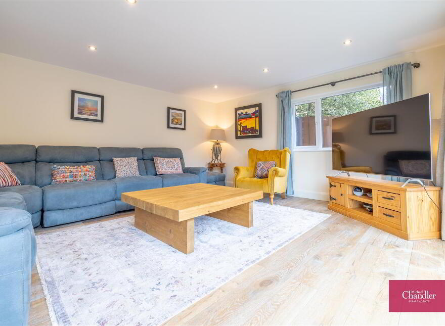 26 Beechill Park Avenue, Belfast, BT8 7PR