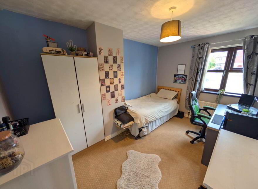 15 Molyneaux Avenue, Larne, BT40 2TU