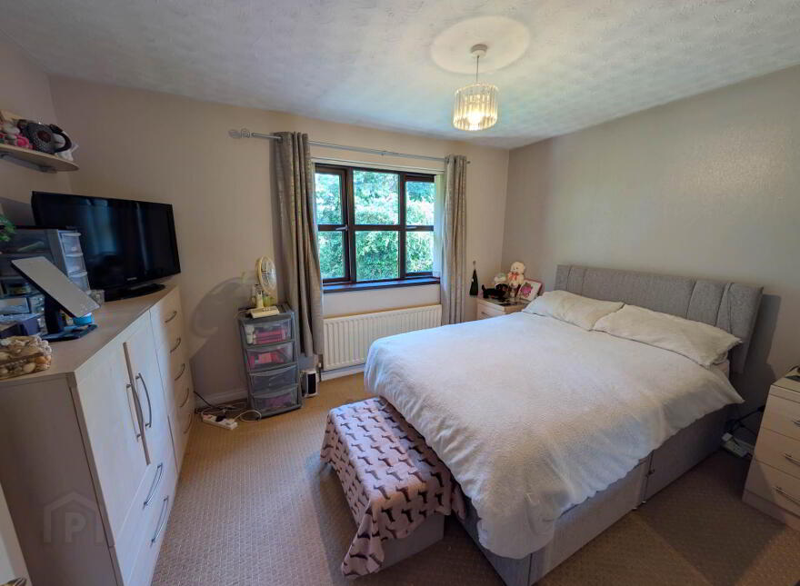 15 Molyneaux Avenue, Larne, BT40 2TU