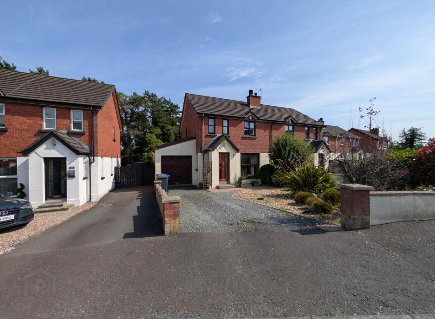 15 Molyneaux Avenue, Larne, BT40 2TU