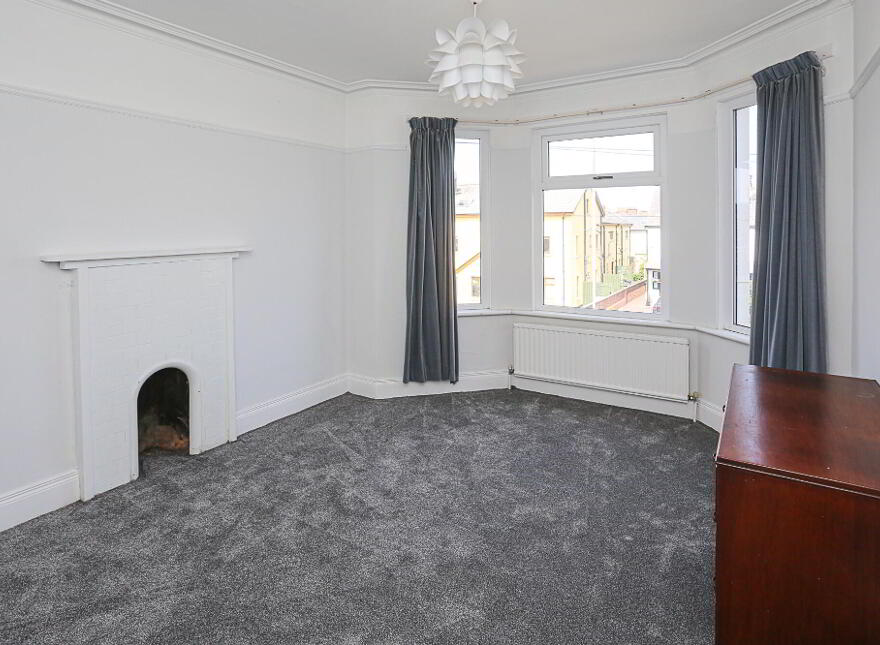 54 Groomsport Road, Bangor, BT20 5NE
