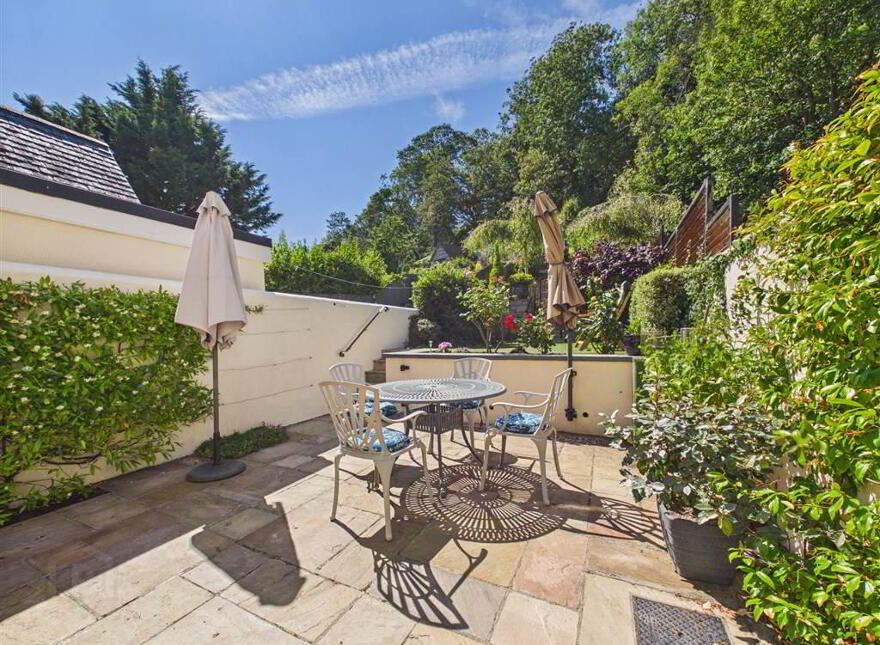 Sunbeam Cottage, 4 Curraghmore Terrace, Dunmore East, Waterford, X91E0K1