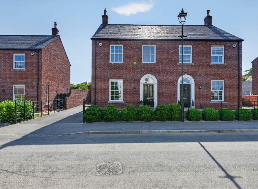 5 Farriers Green, Hillsborough, BT26 6GW