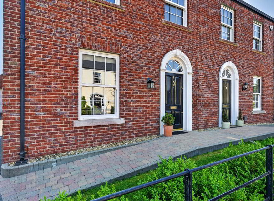 5 Farriers Green, Hillsborough, BT26 6GW