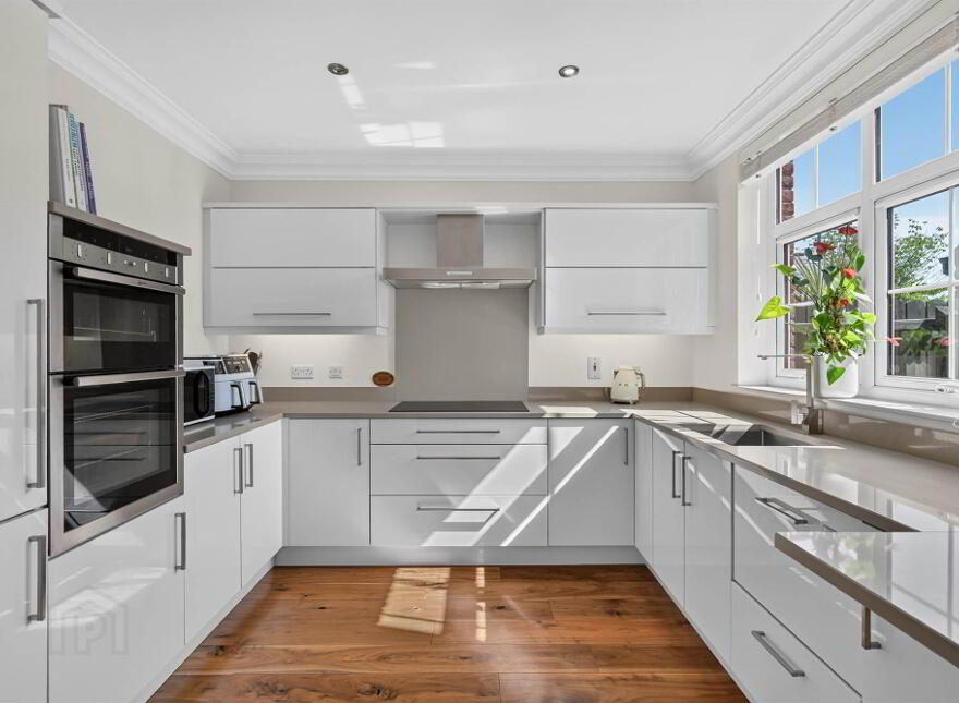 5 Farriers Green, Hillsborough, BT26 6GW