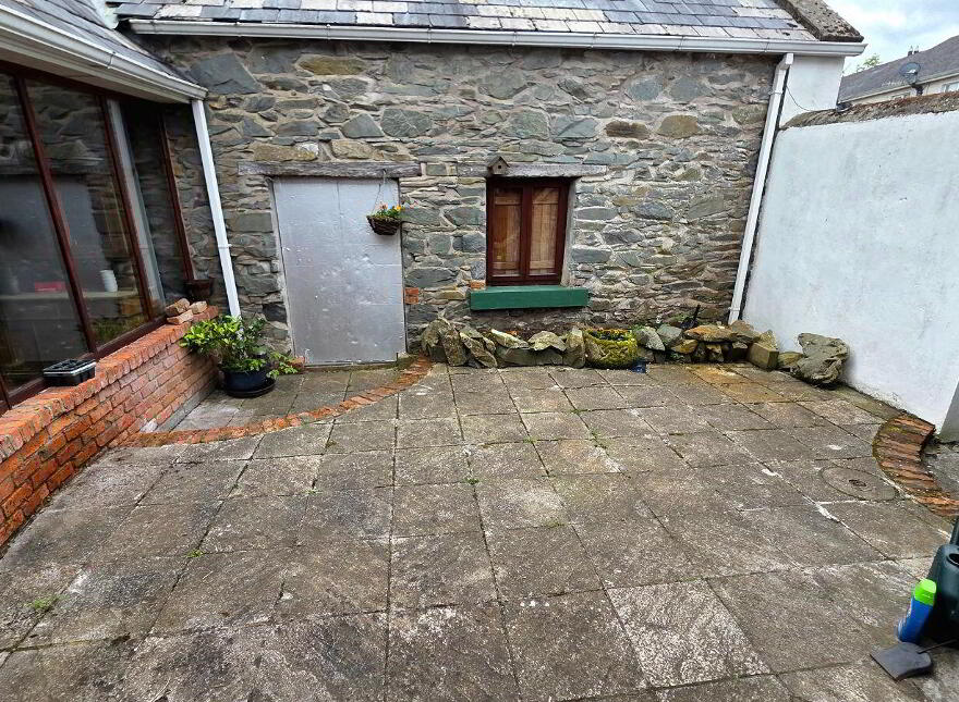 Townparks, Ballyhaise, H12NW61
