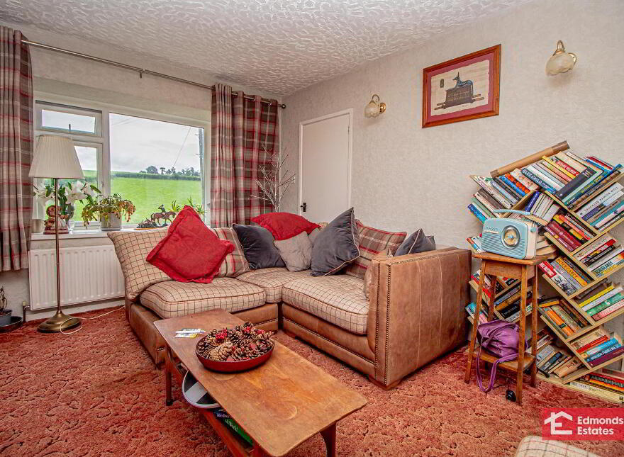 30 Tullynahinnion Road, Portglenone, Ballymena, BT44 8EL