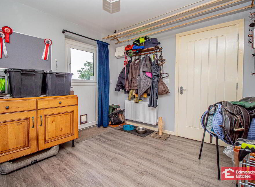 30 Tullynahinnion Road, Portglenone, Ballymena, BT44 8EL