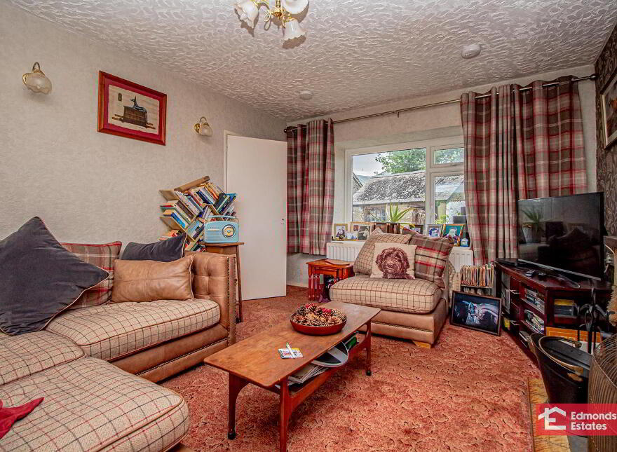 30 Tullynahinnion Road, Portglenone, Ballymena, BT44 8EL
