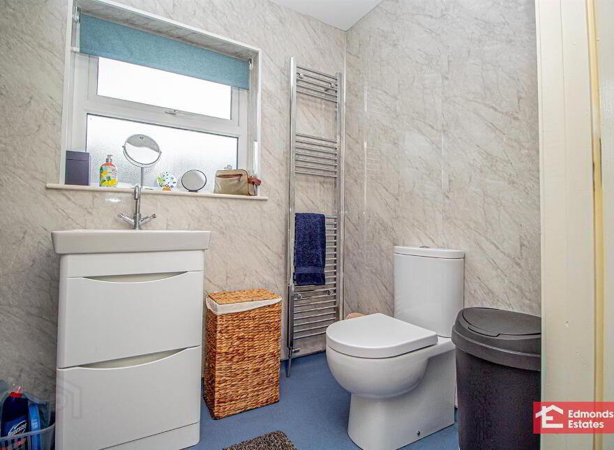 30 Tullynahinnion Road, Portglenone, Ballymena, BT44 8EL