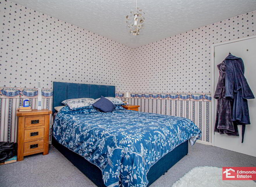 30 Tullynahinnion Road, Portglenone, Ballymena, BT44 8EL