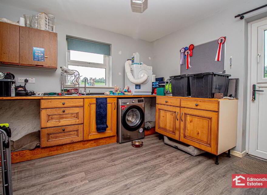 30 Tullynahinnion Road, Portglenone, Ballymena, BT44 8EL