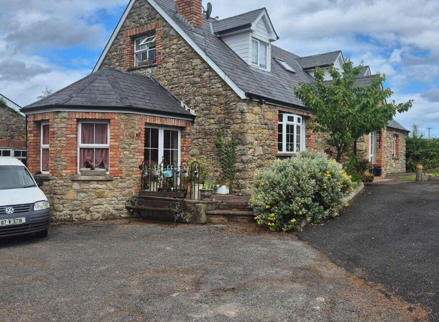 Tower Hill, Cherrymount, Tully, F94P266