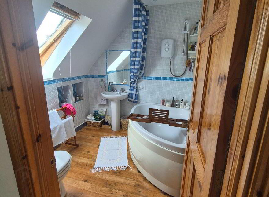 Tower Hill, Cherrymount, Tully, F94P266