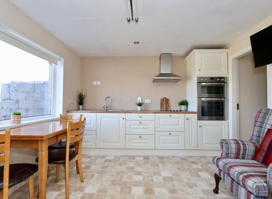 Two-Storey, Main Street, Shannonbridge, N37HY62