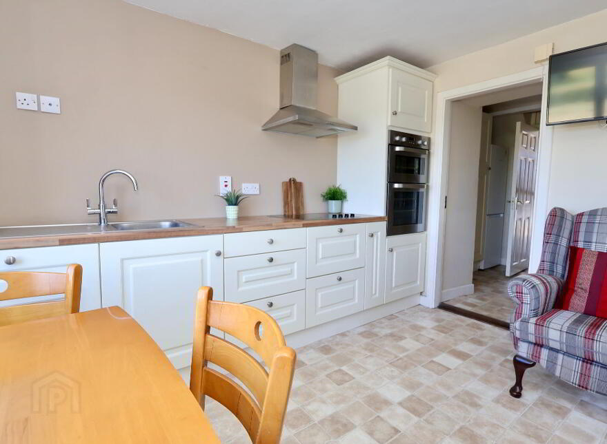 Two-Storey, Main Street, Shannonbridge, N37HY62