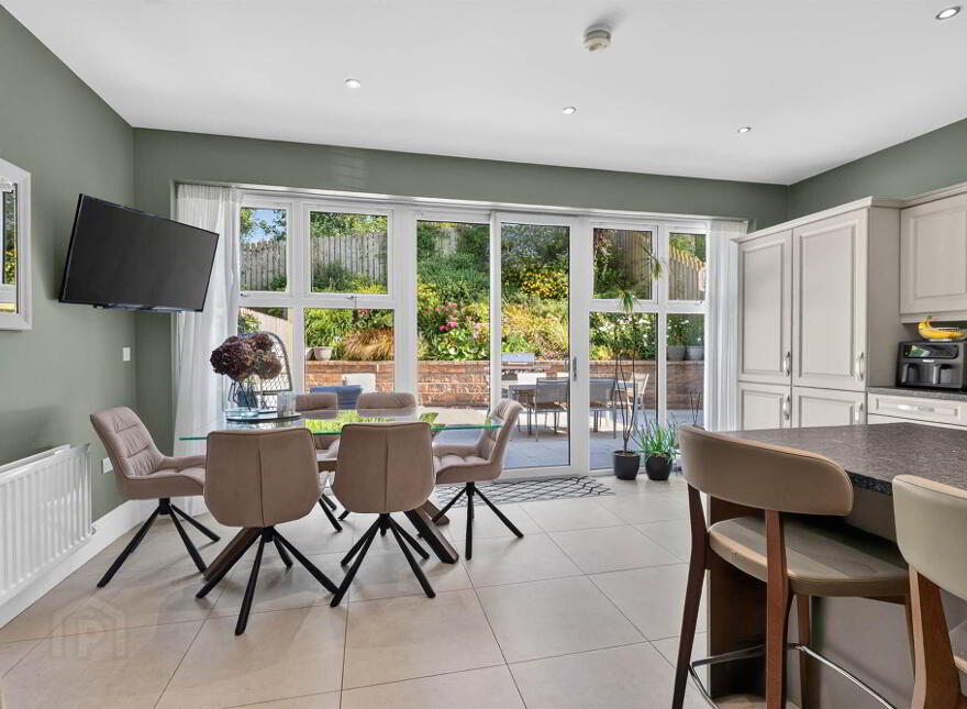17 Seahill Road, Holywood, BT18 0DA