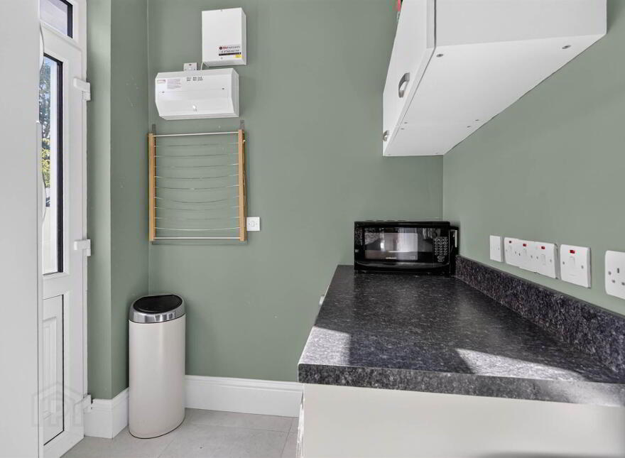 17 Seahill Road, Holywood, BT18 0DA