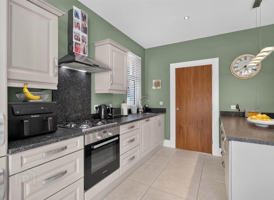17 Seahill Road, Holywood, BT18 0DA