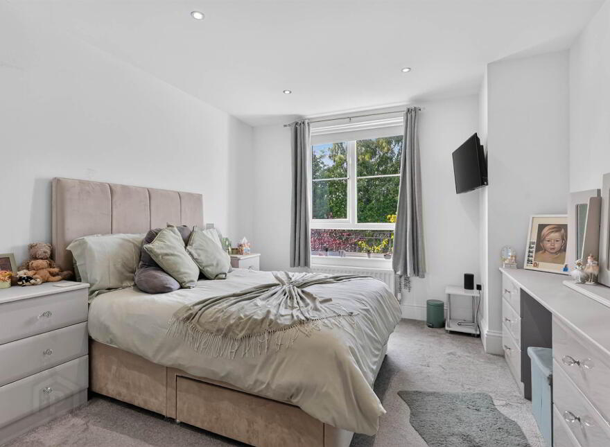 17 Seahill Road, Holywood, BT18 0DA