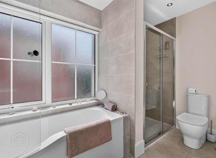 17 Seahill Road, Holywood, BT18 0DA