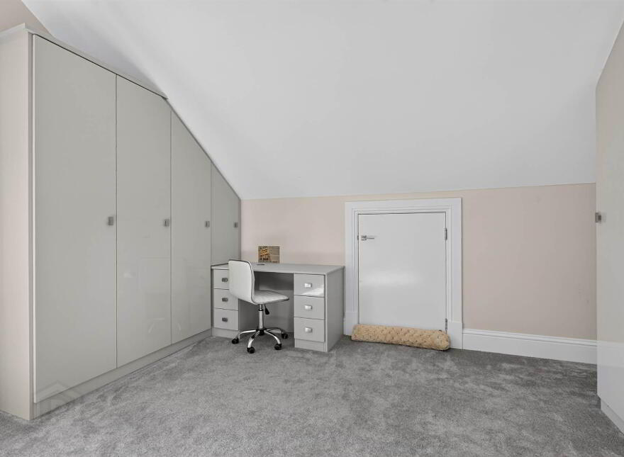 17 Seahill Road, Holywood, BT18 0DA